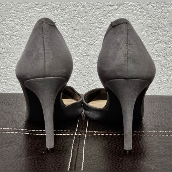 Grey heels by Jessica Simpson - Picture 3 of 5